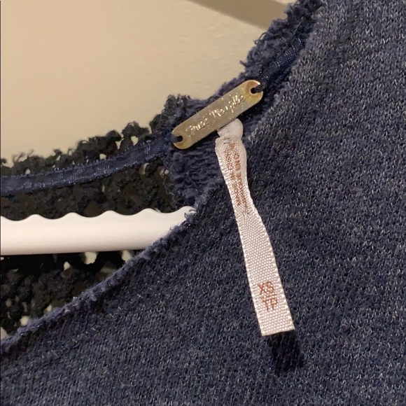 Free People Black and Blue Boho Crochet Cropped Sweatshirt - Women’s Size XS - Picture 5 of 8